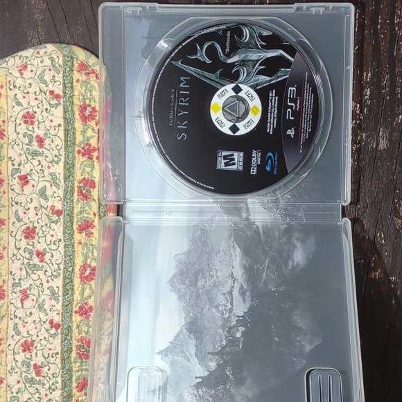 PS3 Video game. The Elder Scrolls V SKYRIM - Picture 4 of 8